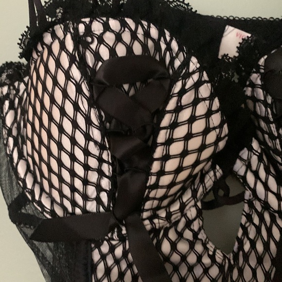 Victoria’s Secret Lace up nighty & thong - Picture 4 of 10